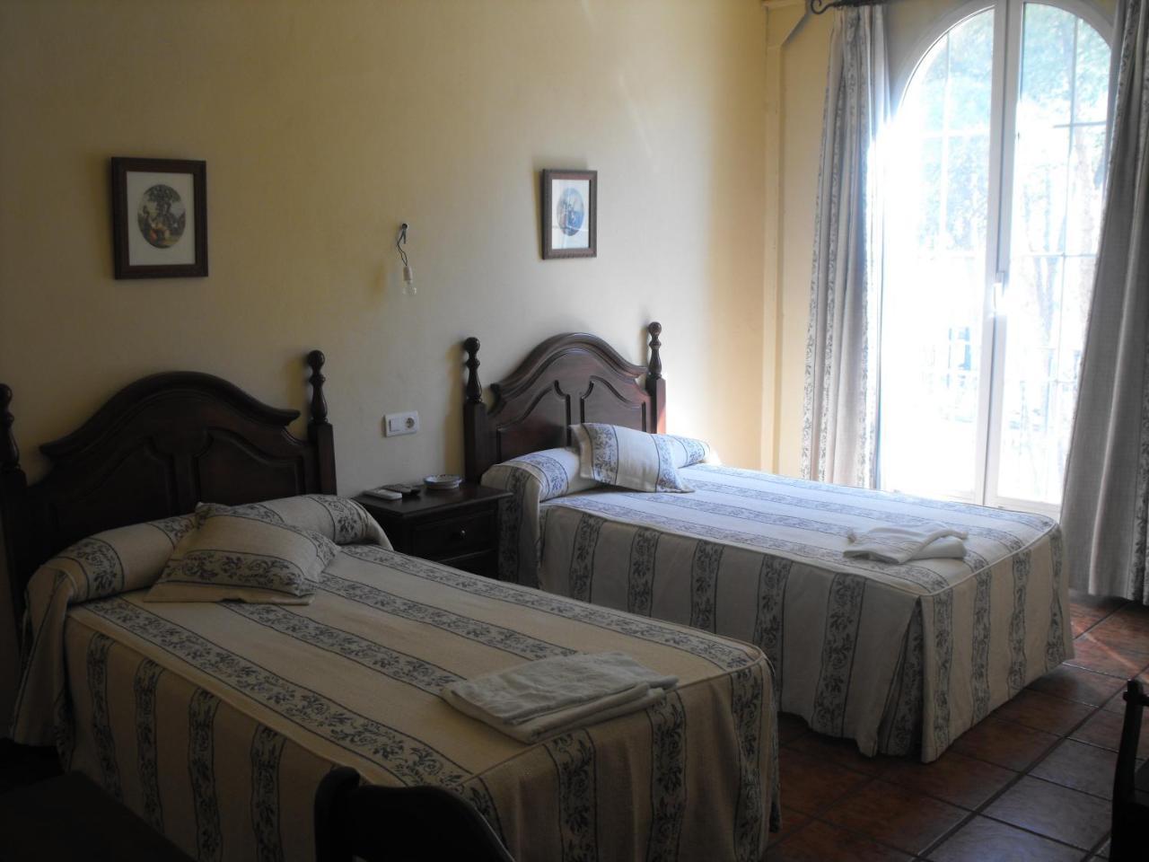 Hotel Hostal Nicol'S Luque Zewnętrze zdjęcie