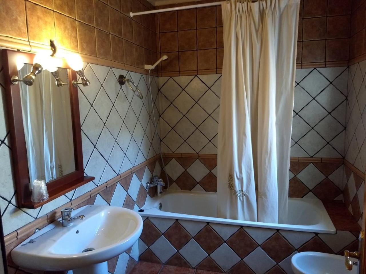 Hotel Hostal Nicol'S Luque Zewnętrze zdjęcie