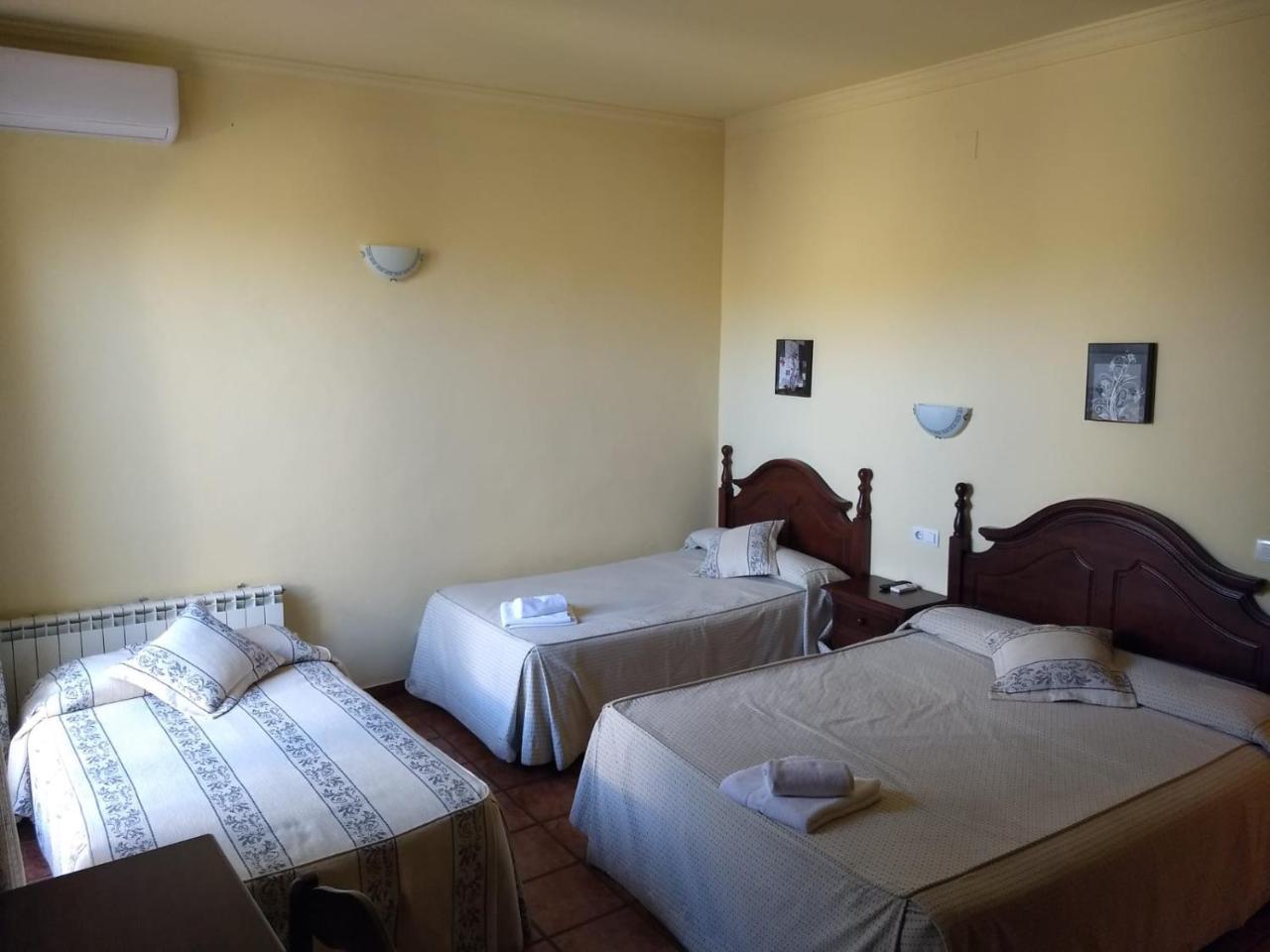 Hotel Hostal Nicol'S Luque Zewnętrze zdjęcie