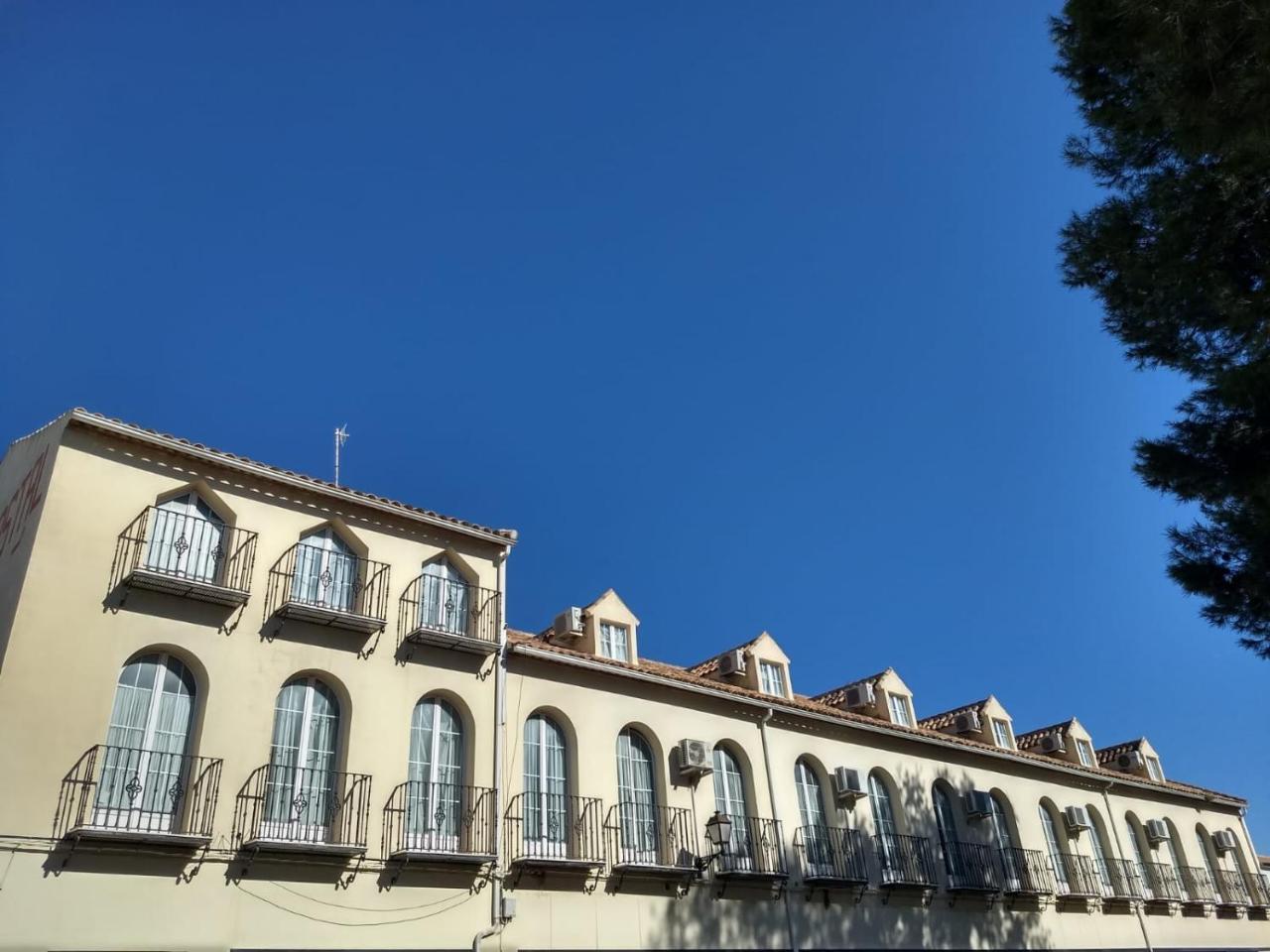 Hotel Hostal Nicol'S Luque Zewnętrze zdjęcie